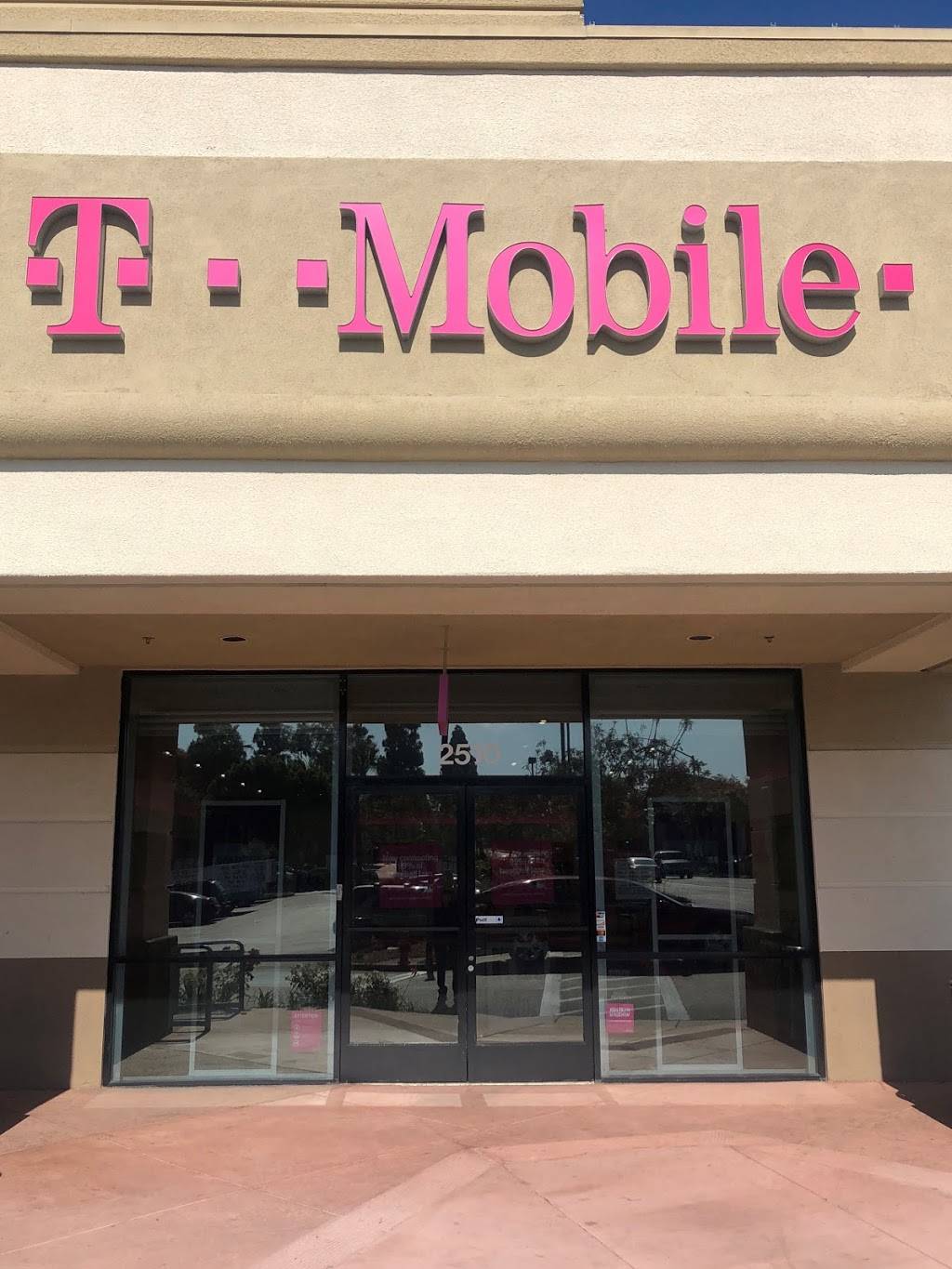 T-Mobile | 2510 Cherry Ave, Long Beach, CA 90806, USA | Phone: (562) 472-0151
