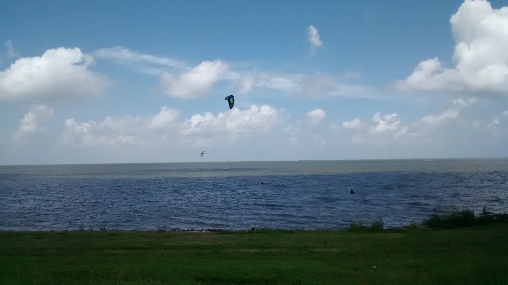 Texas City Levee Kitesurfing Beach | Texas City, TX 77590, USA | Phone: (281) 508-6485