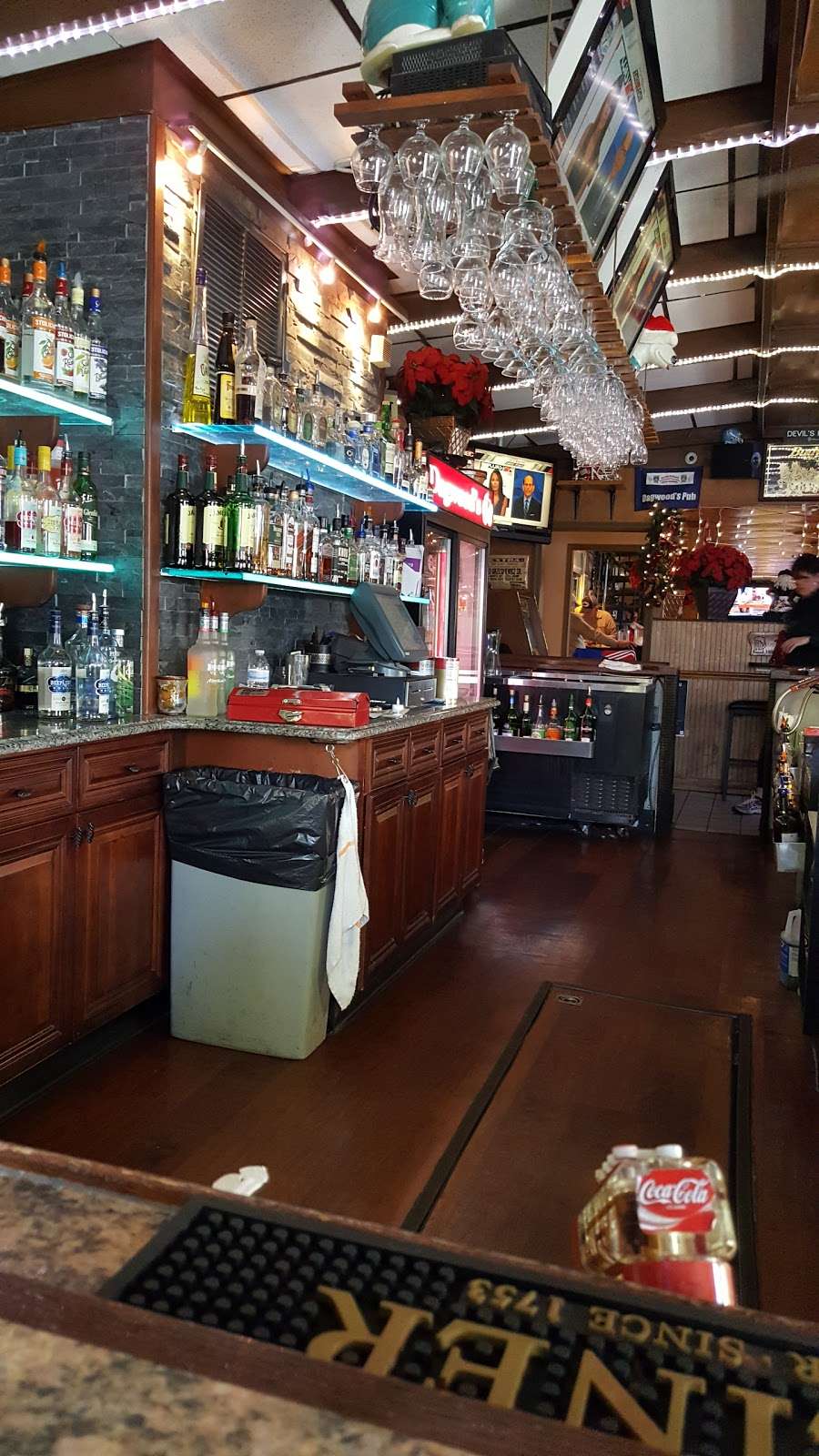 Dagwoods Pub | 4625 Linden Ave, Philadelphia, PA 19114, USA | Phone: (215) 332-3620