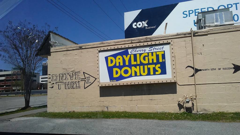 Daylight Donuts | 1101 S Detroit Ave, Tulsa, OK 74120, USA | Phone: (918) 585-1796