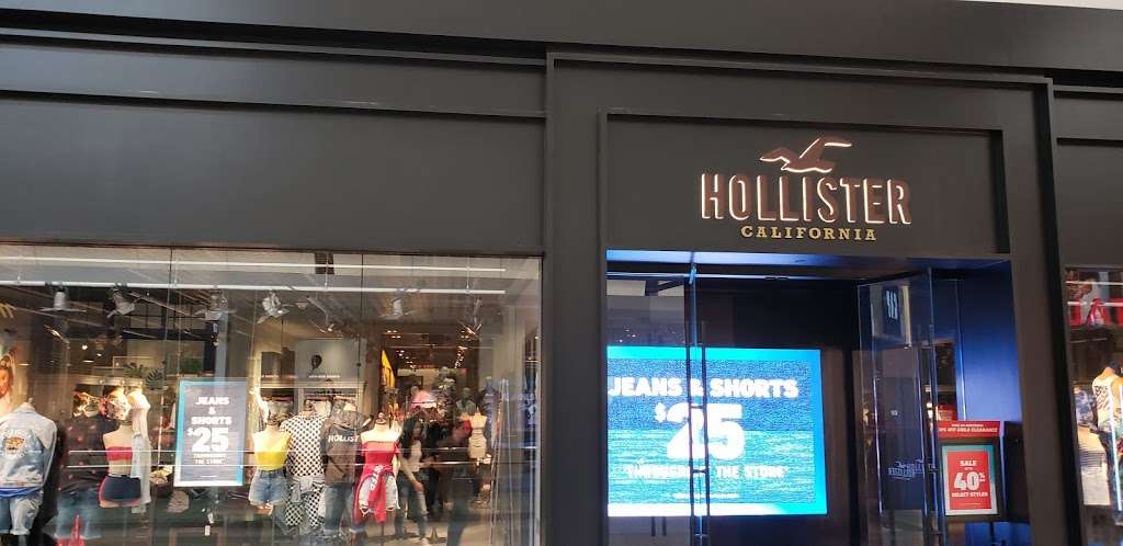 hollister gardens mall