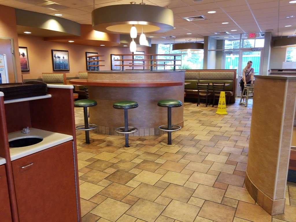 McDonalds | 3037 N Douglas Ave, Racine, WI 53402 | Phone: (262) 639-6178