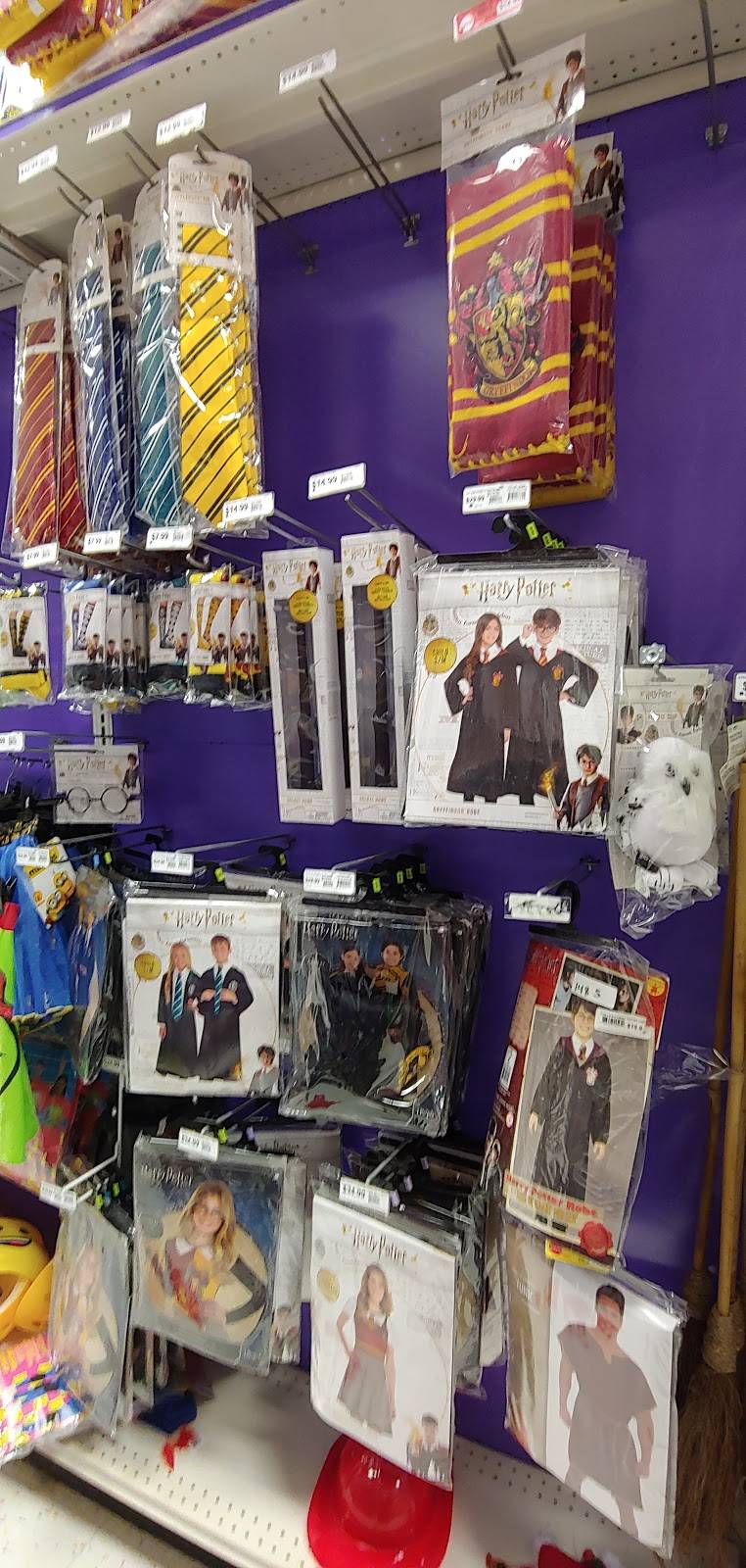 Party City | 7989 Southtown Dr, Bloomington, MN 55431, USA | Phone: (952) 948-0925