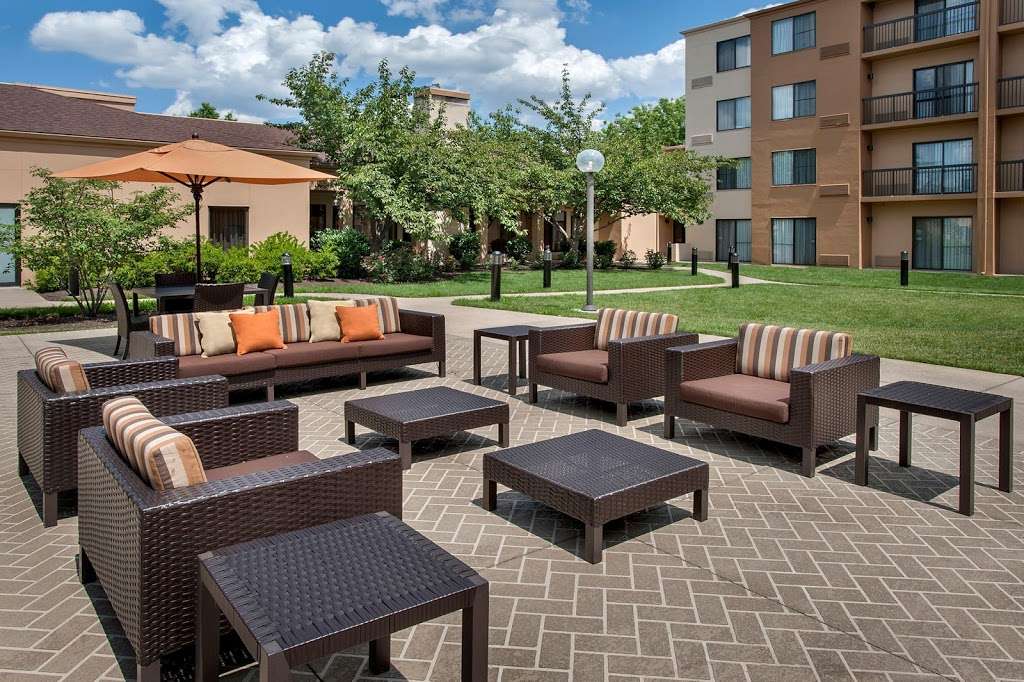 Courtyard by Marriott Philadelphia Airport | 8900 Bartram Ave, Philadelphia, PA 19153, USA | Phone: (215) 365-2200