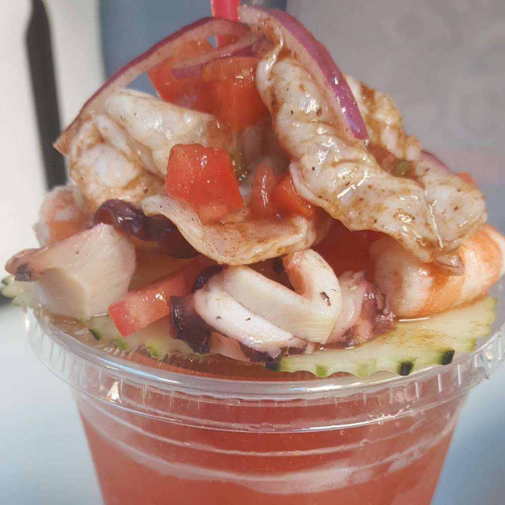 Mariscos El Pescador | 112 E Bishop St, Santa Ana, CA 92701, USA | Phone: (714) 805-3389