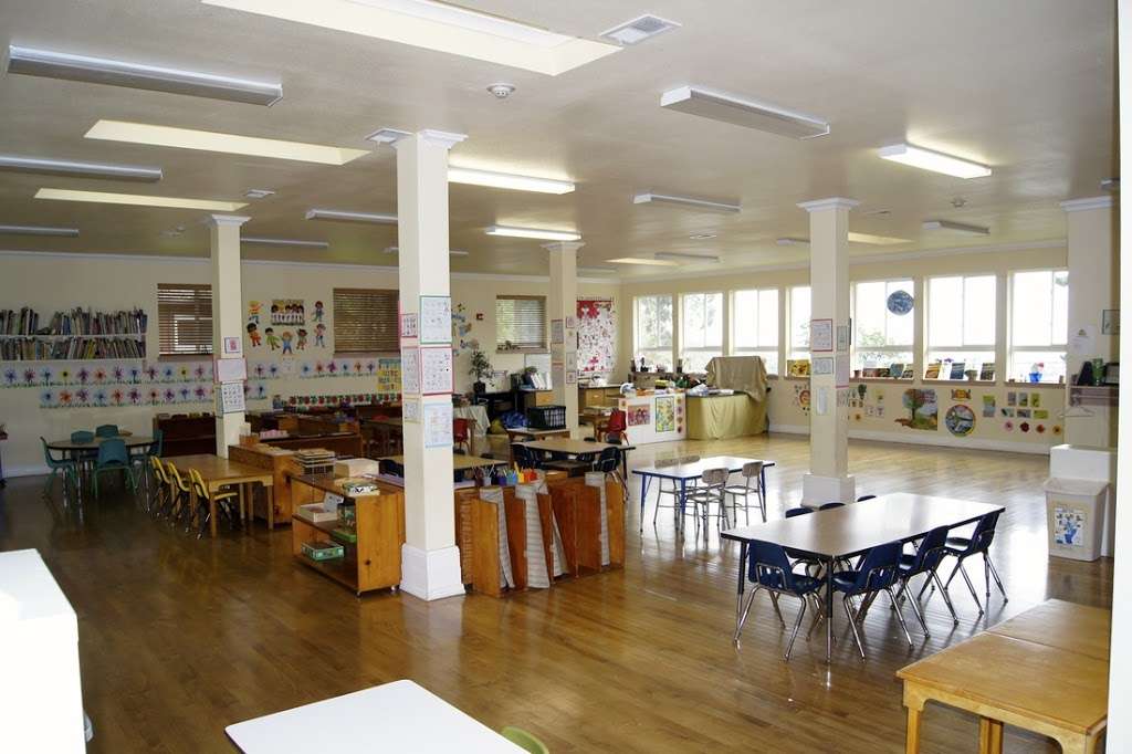 Montessori School of Linda Mar, Inc. | 1666 Higgins Way, Pacifica, CA 94044, USA | Phone: (650) 355-7272