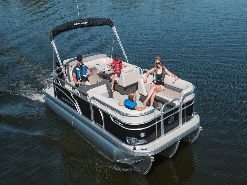 Lake Norman Boat Rentals & Sales, Inc. | 121 Pinnacle Ln, Mooresville, NC 28117 | Phone: (704) 677-5036