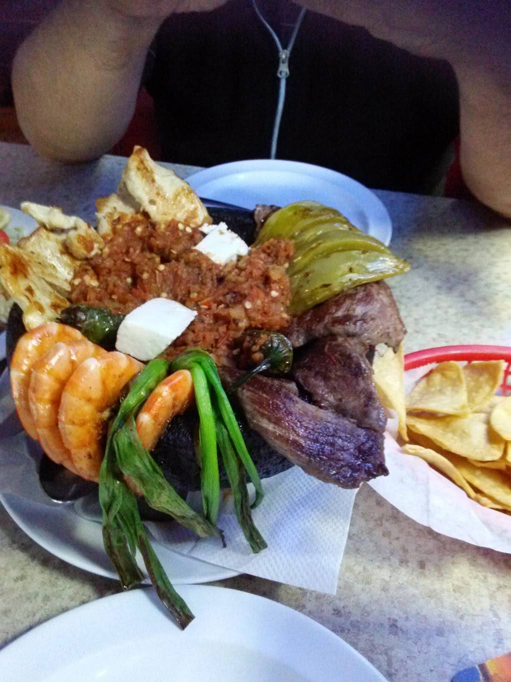 Mariscos El Puerto Escondido | 7421 Pacific Blvd, Huntington Park, CA 90255, USA | Phone: (323) 581-8948