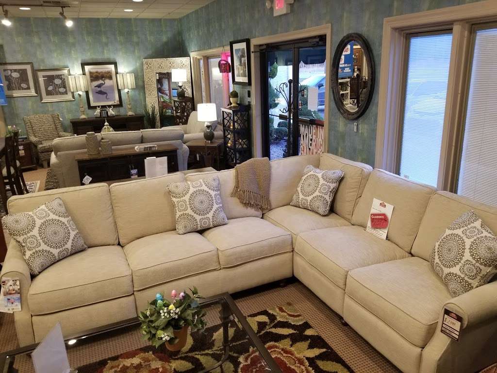 Furniture Barn | 791 S Dupont Hwy, New Castle, DE 19720, USA | Phone: (302) 834-9145