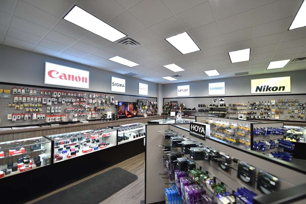 Roberts Camera | 220 E St Clair St, Indianapolis, IN 46204, USA | Phone: (317) 636-5544