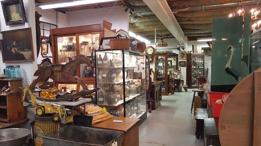 New Oxford Antique Center 333 Lincoln Way W, New Oxford, PA 17350