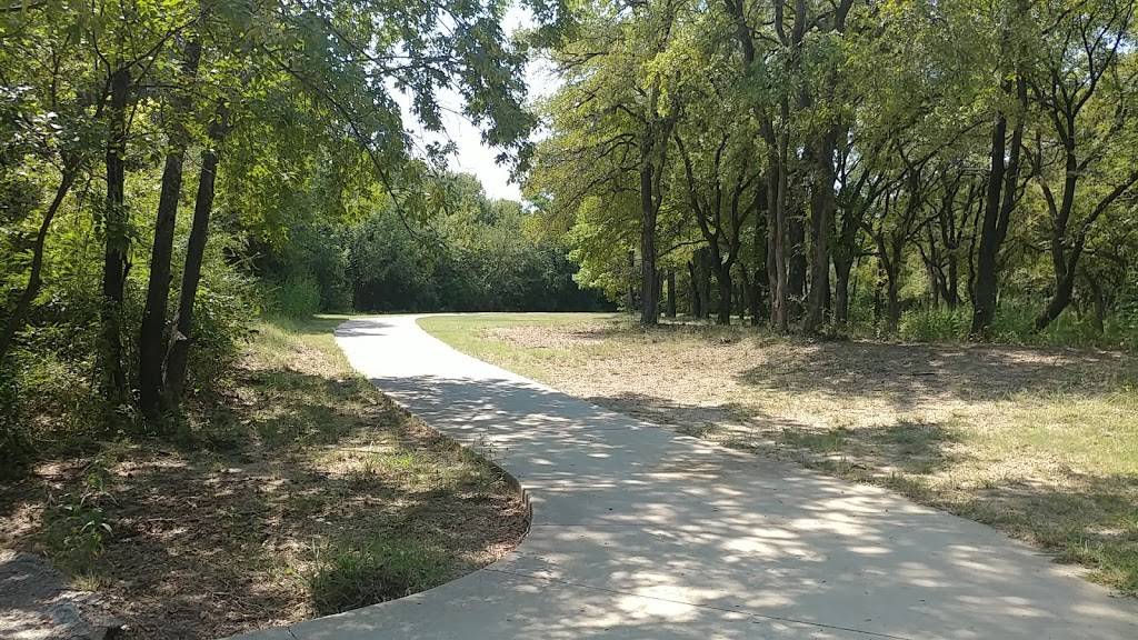 Whites Branch Park | 5290 Western Center Blvd, Haltom City, TX 76137, USA | Phone: (817) 831-6464