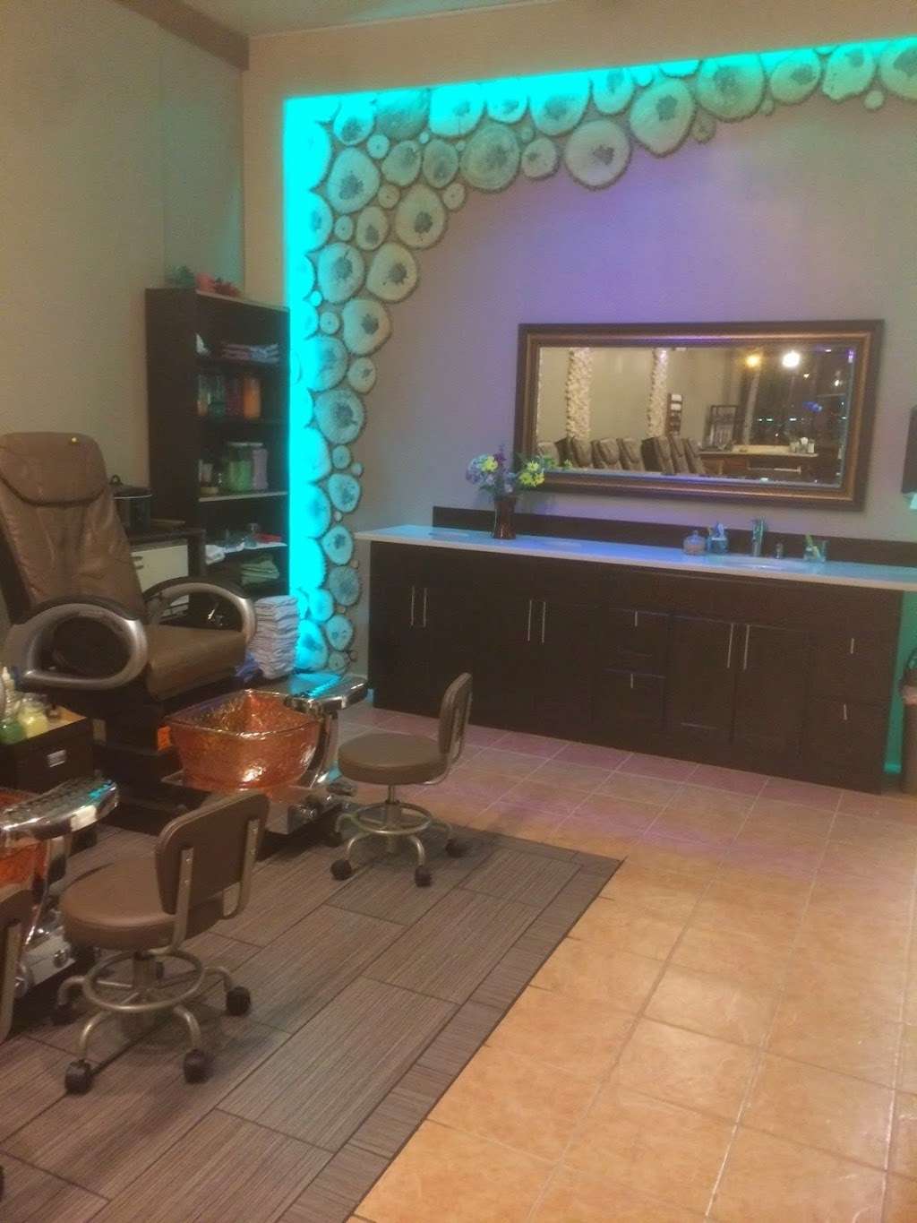 LaVie Nails and Spa | 4028 S Parker Rd, Aurora, CO 80014, USA | Phone: (303) 766-6355