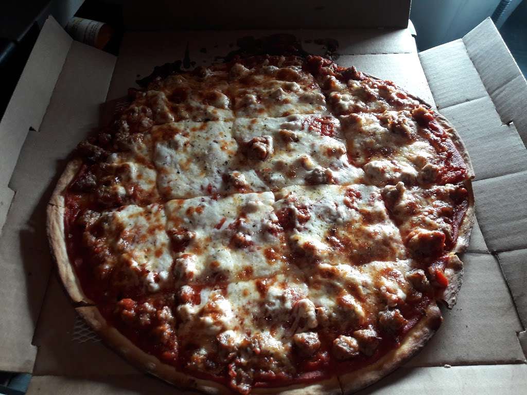 Rosatis Pizza | 1946 Gateway Center Dr, Belvidere, IL 61008, USA | Phone: (815) 544-3121