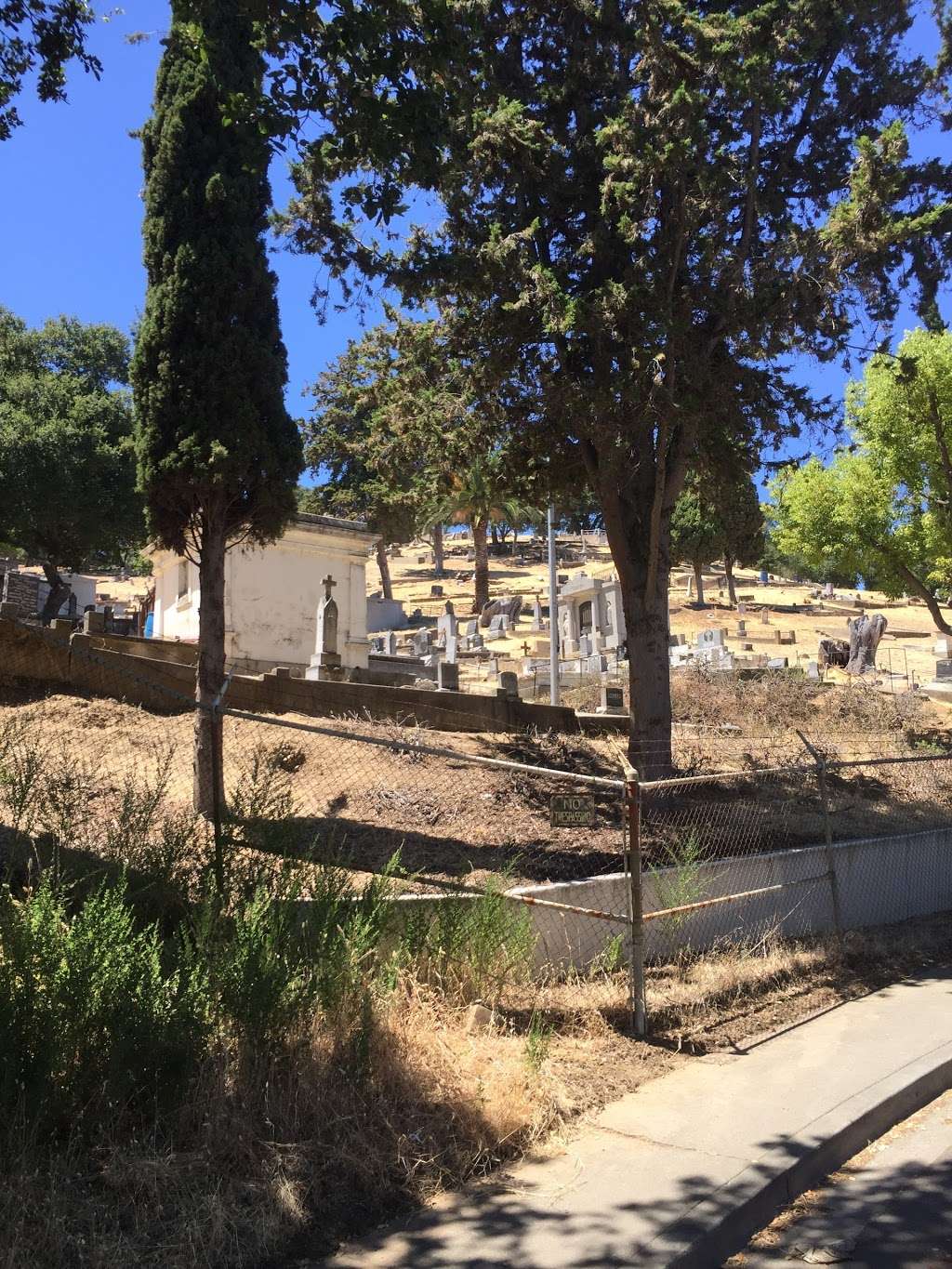 Alhambra Cemetery | 211 Foster St, Martinez, CA 94553, USA