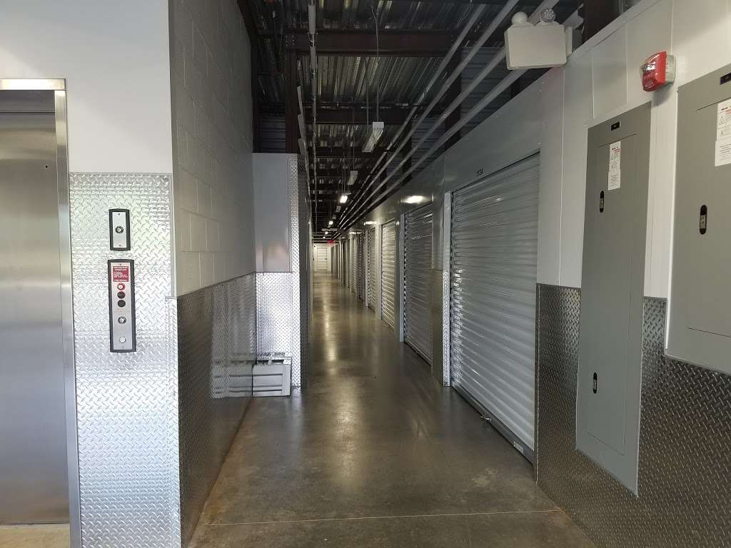 Extra Space Storage | 43923 Centergate Dr, Ashburn, VA 20148 | Phone: (571) 577-6301