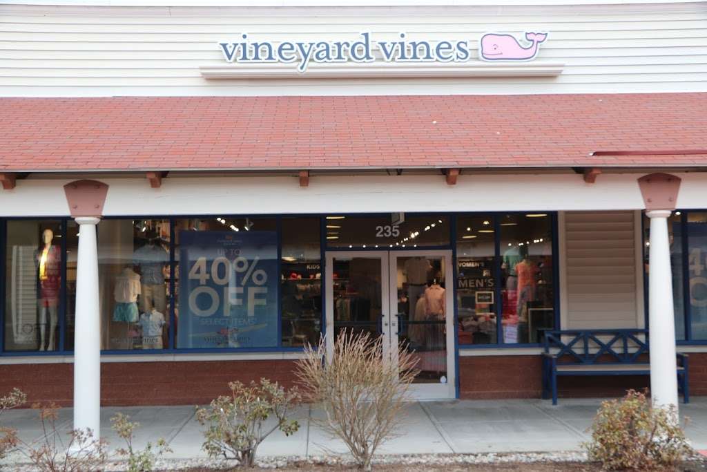 vineyard vines Outlet | 1 Premium Outlet Blvd 235 A, Wrentham, MA 02093, USA | Phone: (508) 384-5012