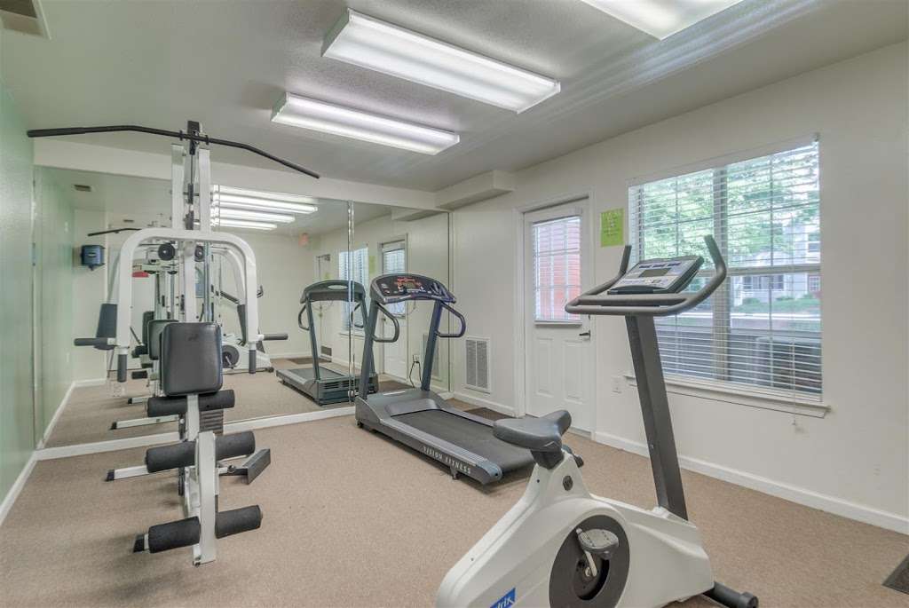 South Main Commons Apartments | 8981 Wood Drift Cir, Manassas, VA 20110, USA | Phone: (866) 554-0266