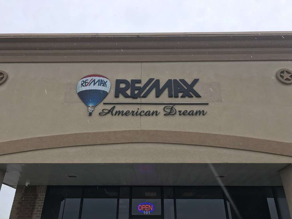 Vaughn Lindsey, RE/MAX American Dream | 2101 Hwy 35 Bypass N, Suite 101A, Alvin, TX 77511, USA | Phone: (281) 610-8353