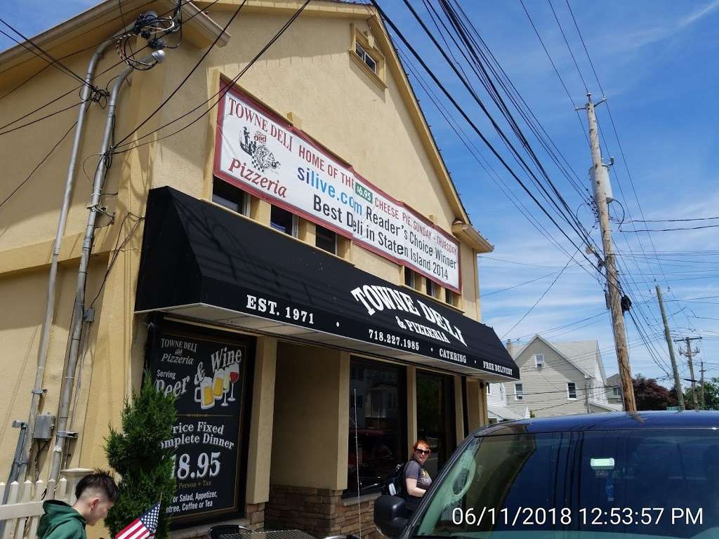 Towne Deli & Pizzeria | 1152, 5373 Arthur Kill Rd, Staten Island, NY 10307, USA | Phone: (718) 227-1985