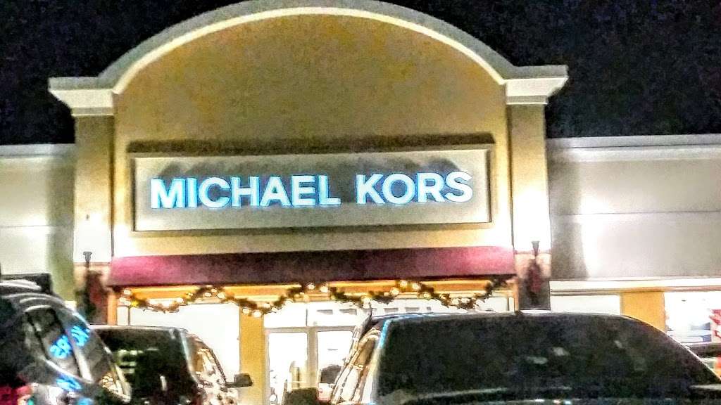 Michael Kors Outlet | 211 Outlet Center Dr, Queenstown, MD 21658, USA | Phone: (410) 827-0011