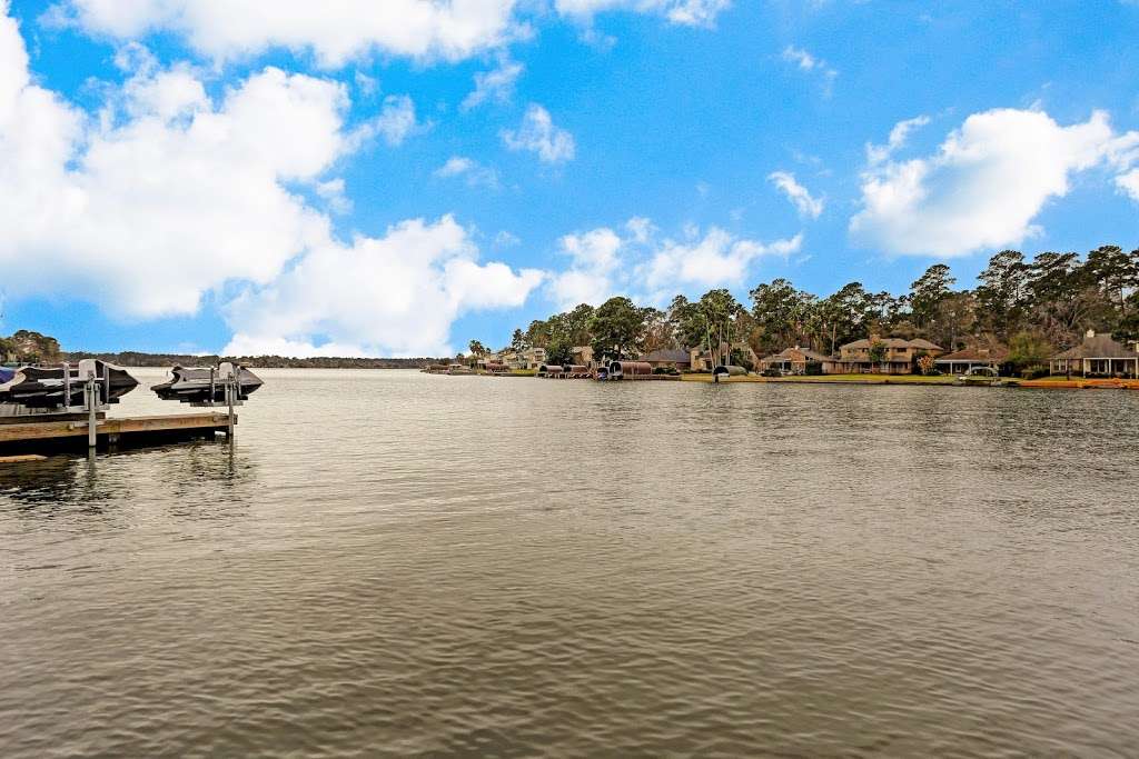 Lake Conroe Rentals | 14001 Walden Rd, Montgomery, TX 77356, USA | Phone: (936) 448-6100