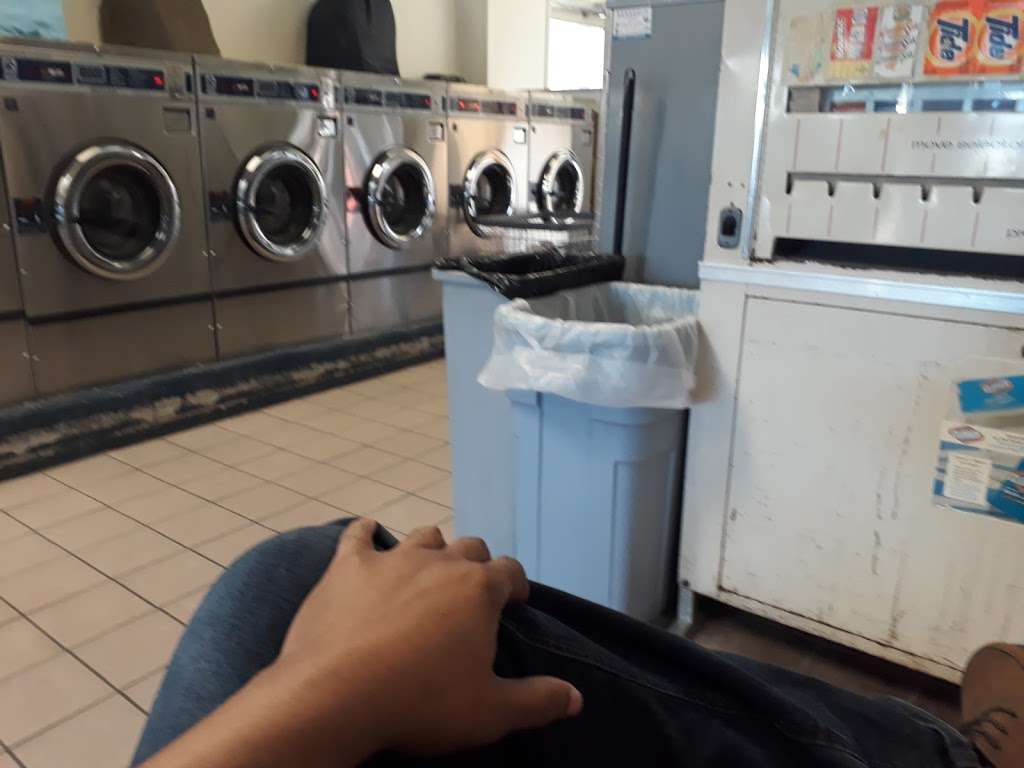 C S Laundromat & Dry Cleaning | 8220 63rd Ave, Flushing, NY 11379, USA | Phone: (718) 424-1321
