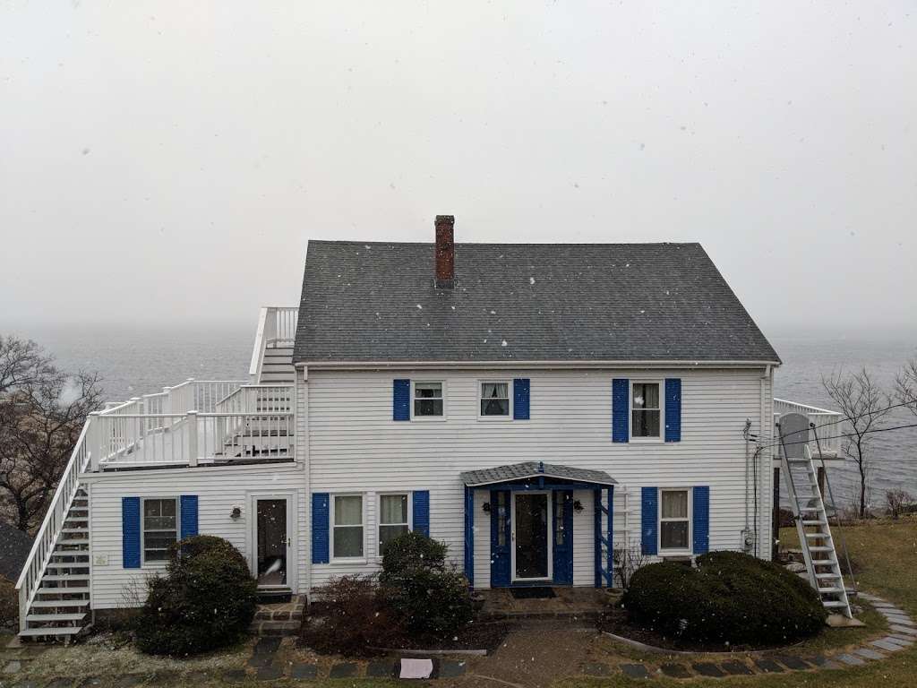 The Quarterdeck Inn By The Sea | 123 Granite St, Rockport, MA 01966 | Phone: (978) 546-0050