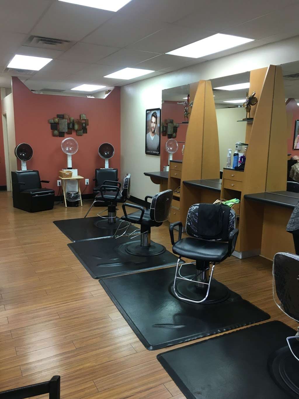 Fantastic Sams Cut & Color | 6488 Ward Rd, Arvada, CO 80004, USA | Phone: (303) 422-4206