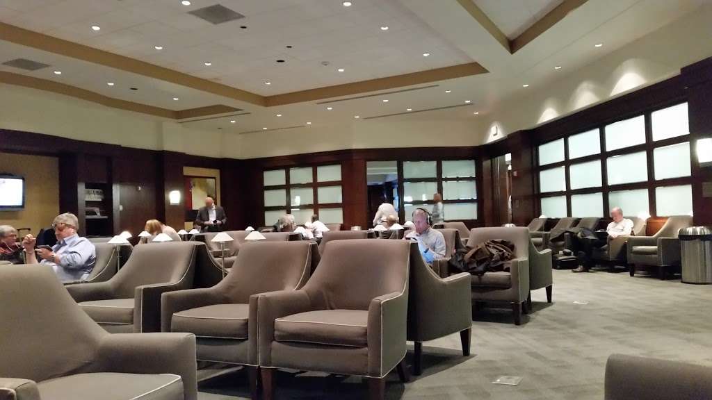 American Airlines Admirals Club | 5501 Josh Birmingham Pkwy, Charlotte, NC 28208, USA