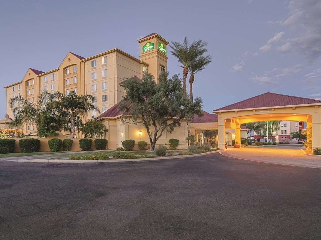 La Quinta Inn & Suites by Wyndham Phoenix Mesa West | 902 W Grove Ave, Mesa, AZ 85210, USA | Phone: (480) 844-8747