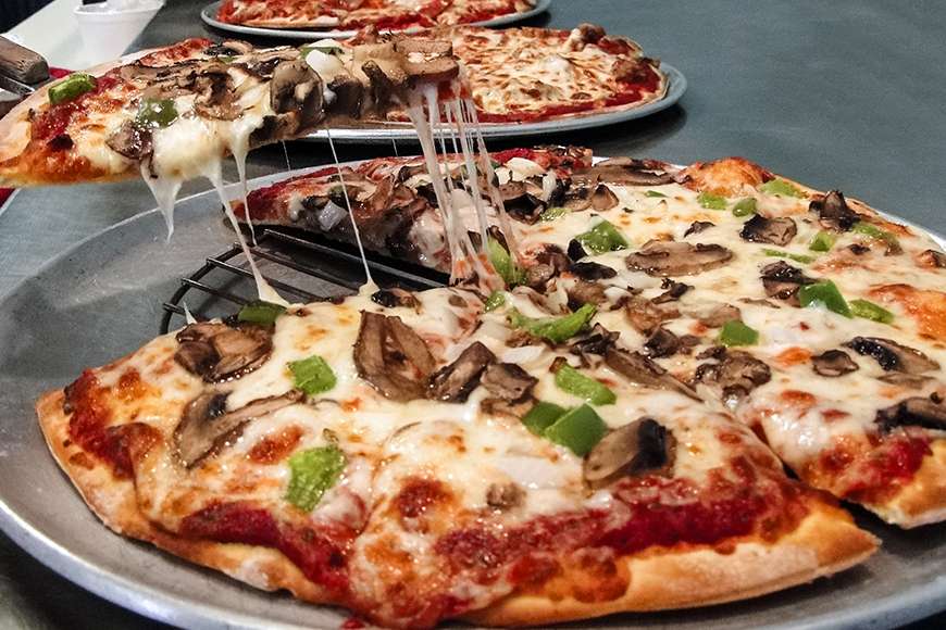 Dinos Pizza | 1601 121st St, Whiting, IN 46394, USA | Phone: (219) 659-0715