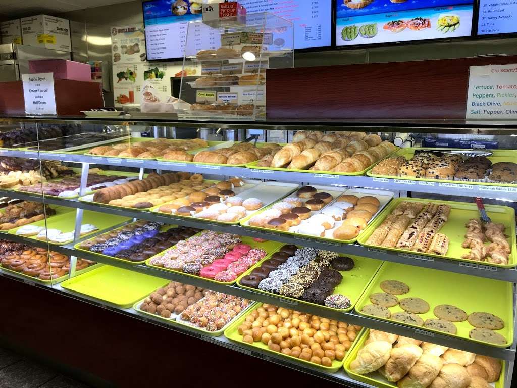 Dough Boys Donuts & Bakery | 4535 West Coast Hwy, Newport Beach, CA 92663, USA | Phone: (949) 631-5102