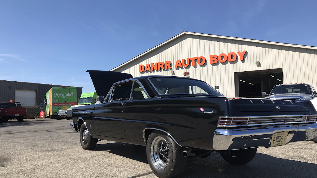 Danrr Auto Body Inc | 561 Jennings Dr, Lake in the Hills, IL 60156, USA | Phone: (847) 462-9301