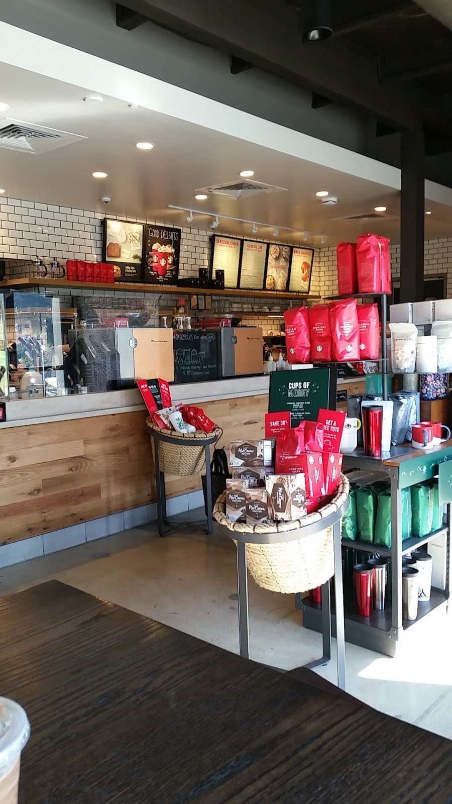 Starbucks | 4511 Las Posas Rd, Camarillo, CA 93010, USA | Phone: (805) 910-0478