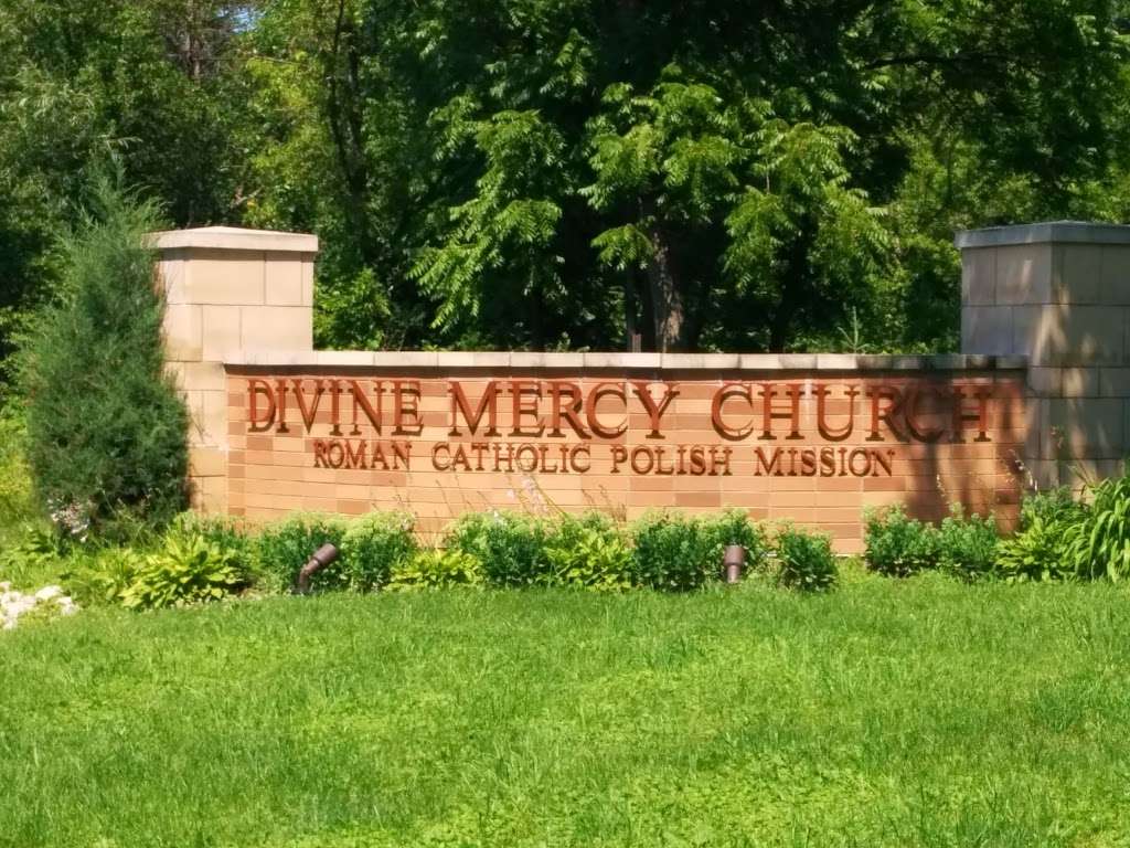 Divine Mercy Polish Parish | 21W411 Sunset Ave, Lombard, IL 60148, USA | Phone: (630) 268-8766