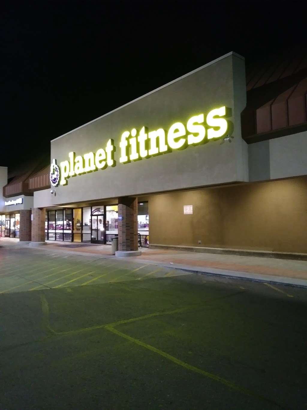 Planet Fitness | 1625 W Camelback Rd, Phoenix, AZ 85015, USA | Phone: (602) 374-4341