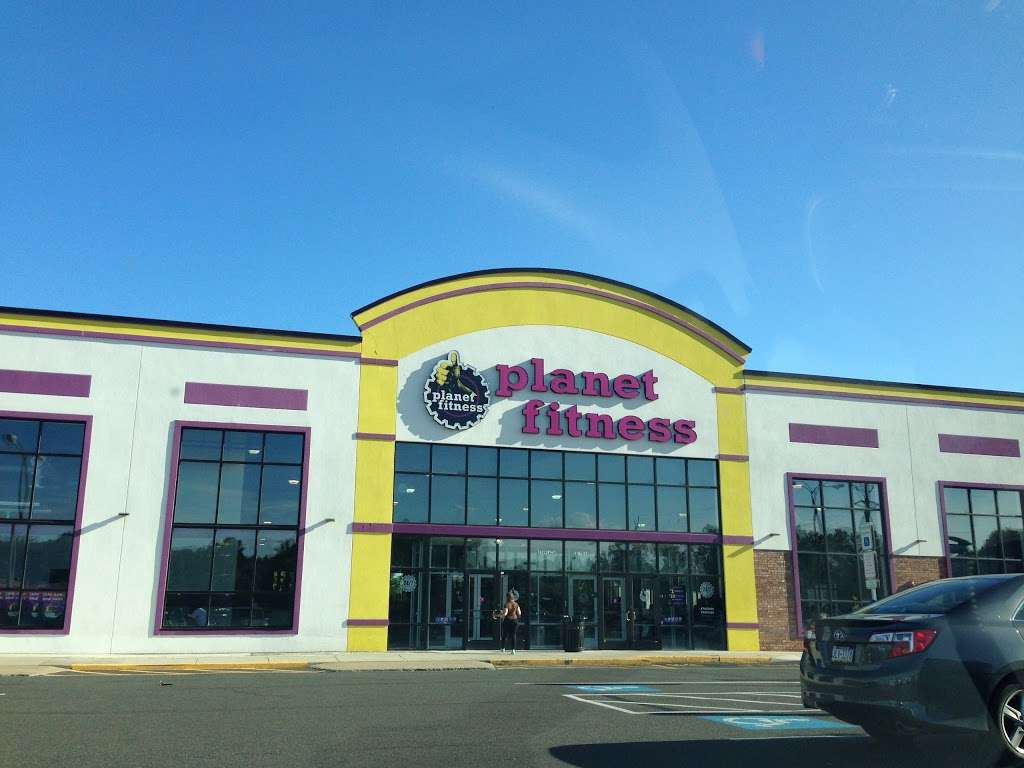 Planet Fitness | 229 Plaza Blvd, Morrisville, PA 19067, USA | Phone: (267) 797-5055