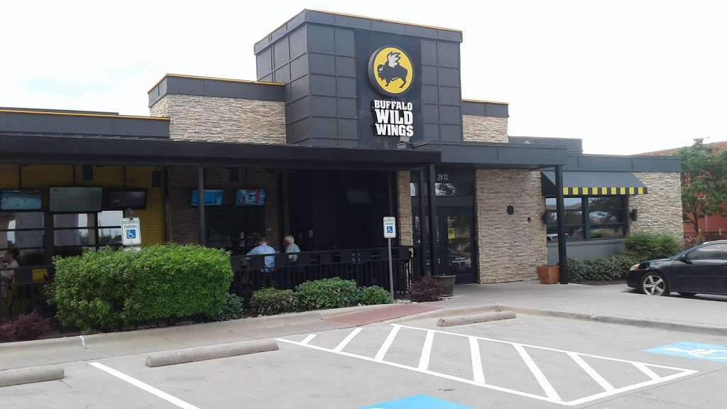 Buffalo Wild Wings | 2613 Interstate 35E, Frontage Road, Lewisville, TX 75067, USA | Phone: (214) 488-3700