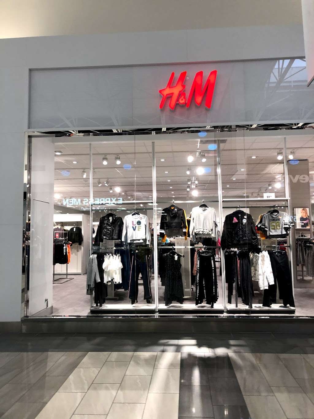 H&M | 14500 W Colfax Ave, Lakewood, CO 80401 | Phone: (855) 466-7467