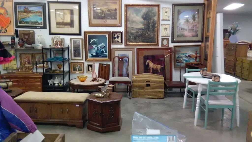Treasures Indoor Flea Market & Consignment | 13615 E Allison Rd, Camby, IN 46113 | Phone: (317) 831-9154