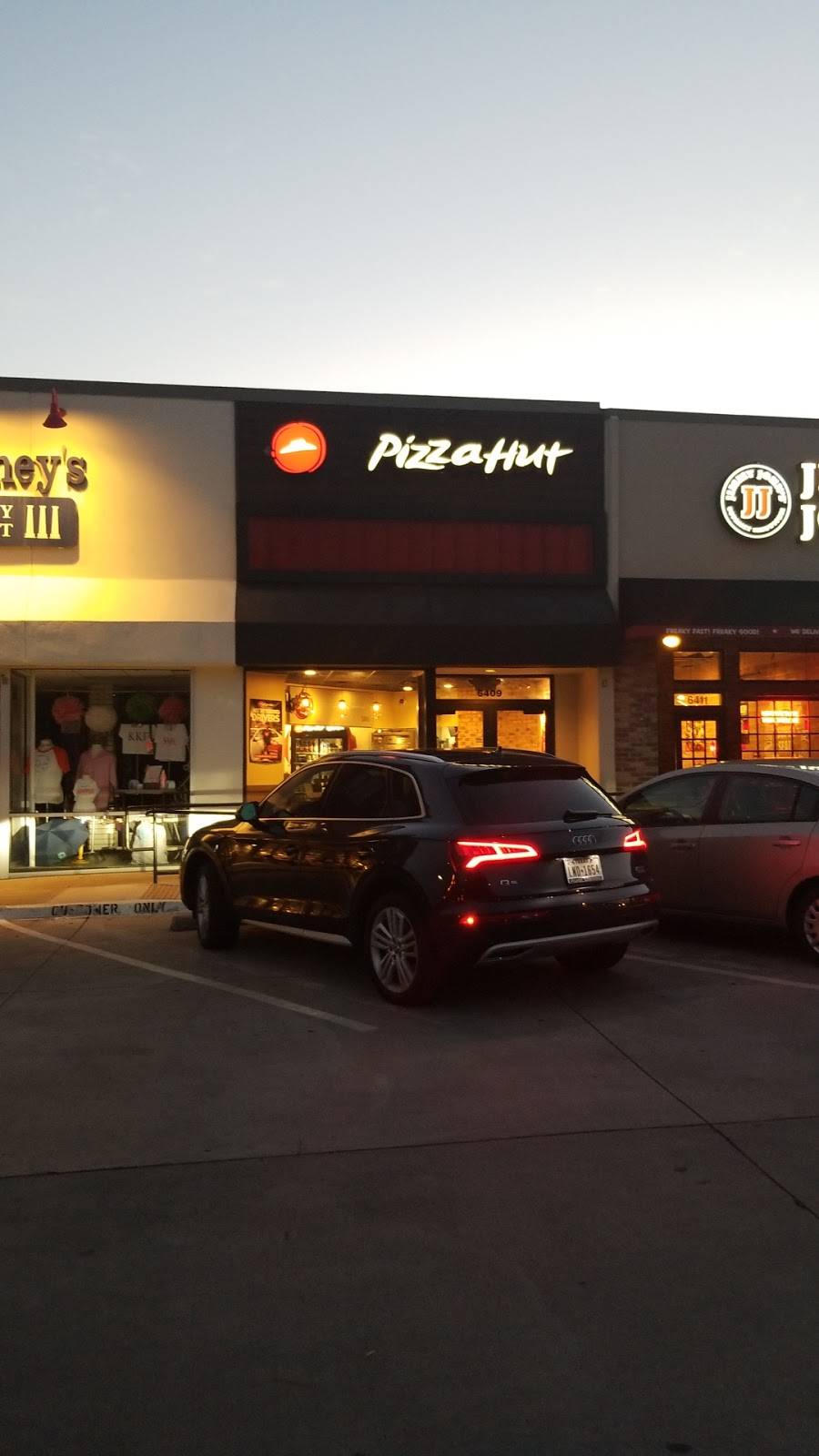 Pizza Hut | 6409 Hillcrest Ave, Dallas, TX 75205, USA | Phone: (214) 520-1515