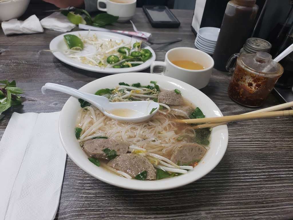 Pho Hoa Vietnamese Restaurant | 818 N Spring St, Los Angeles, CA 90012, USA | Phone: (213) 485-0074