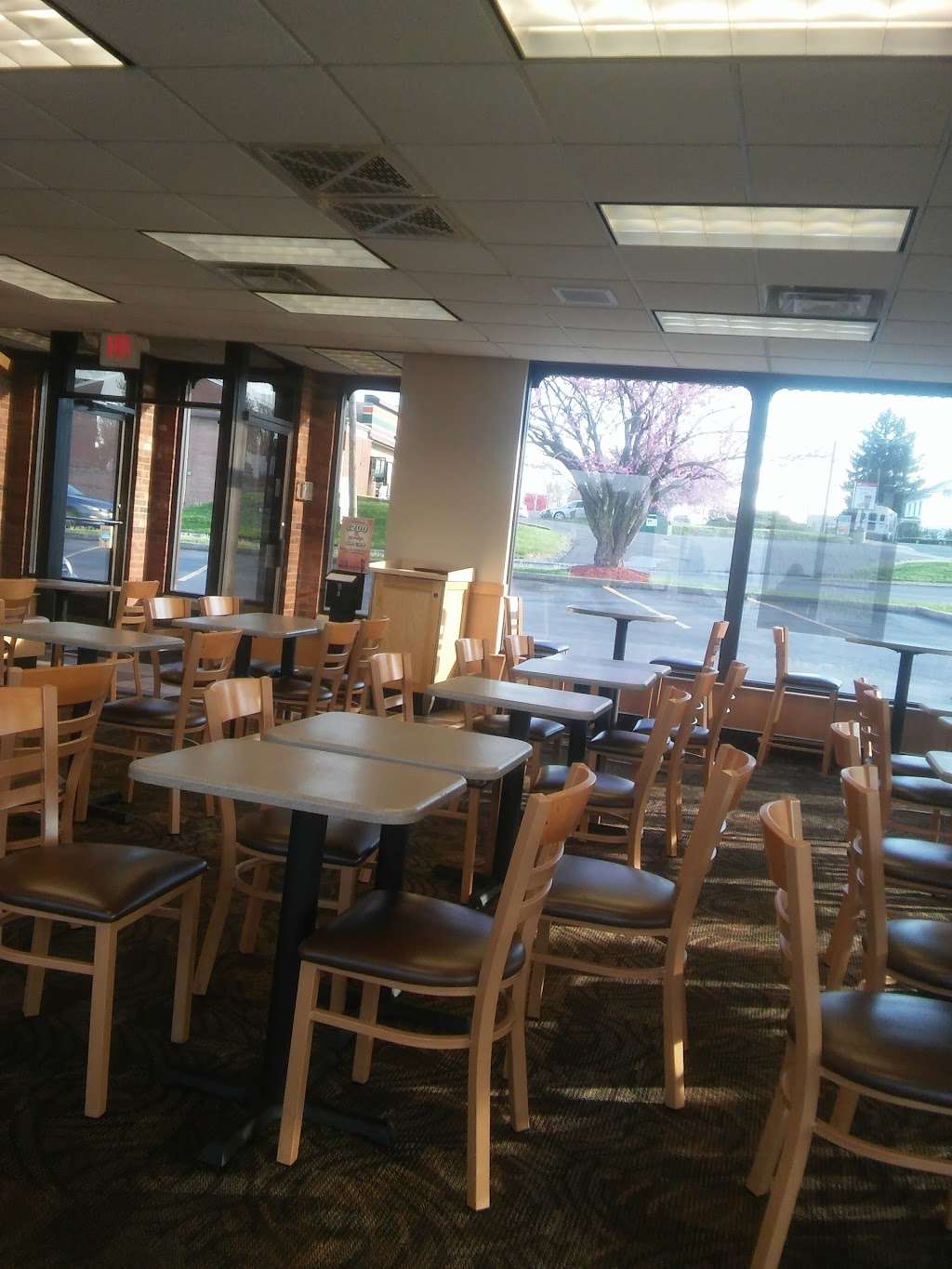 Wendys | 1101 N Queen St, Martinsburg, WV 25404, USA | Phone: (304) 263-2142