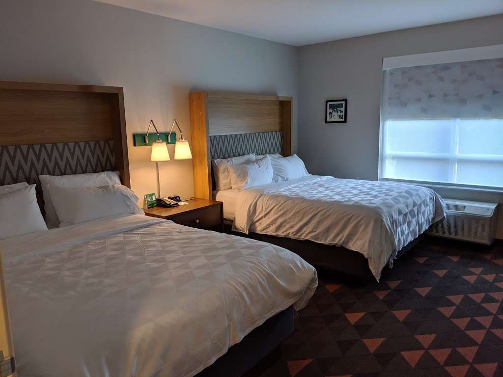 Holiday Inn & Suites Philadelphia W - Drexel Hill | 5400 Ferne Blvd, Drexel Hill, PA 19026, USA | Phone: (484) 461-9820