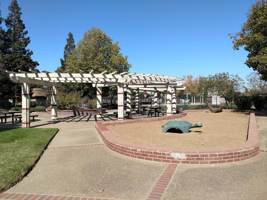 Fountain Plaza Park | Sacramento, CA 95824, USA | Phone: (916) 808-6197