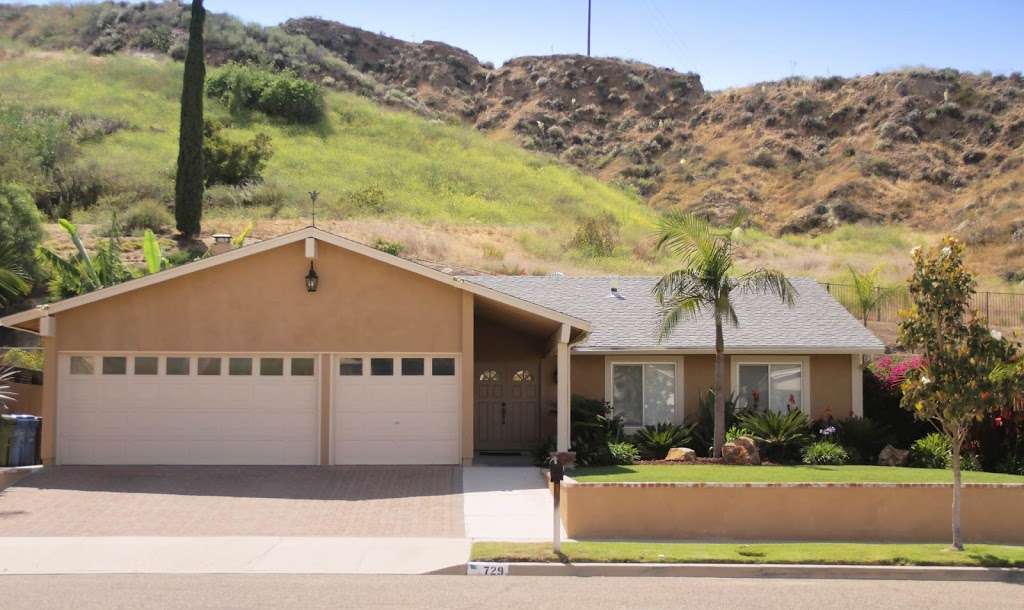 Angels on Tracy - Embracing Seniors | 729 N Muirfield Ave, Simi Valley, CA 93065, USA | Phone: (805) 404-5201