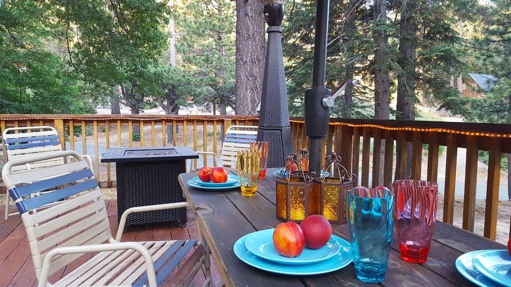 Get Lost Inn Vacation Rentals | 33220 Maple Ln, Green Valley Lake, CA 92341, USA