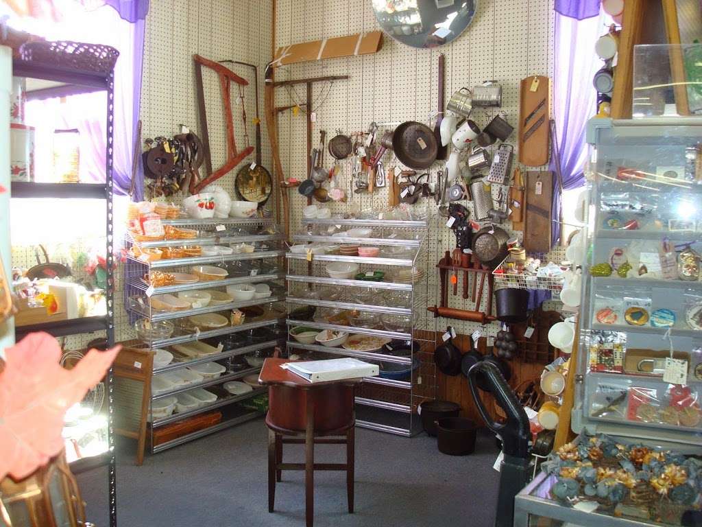 Greencastle Antique Mall | 345 S Washington St, Greencastle, PA 17225, USA | Phone: (717) 597-3552