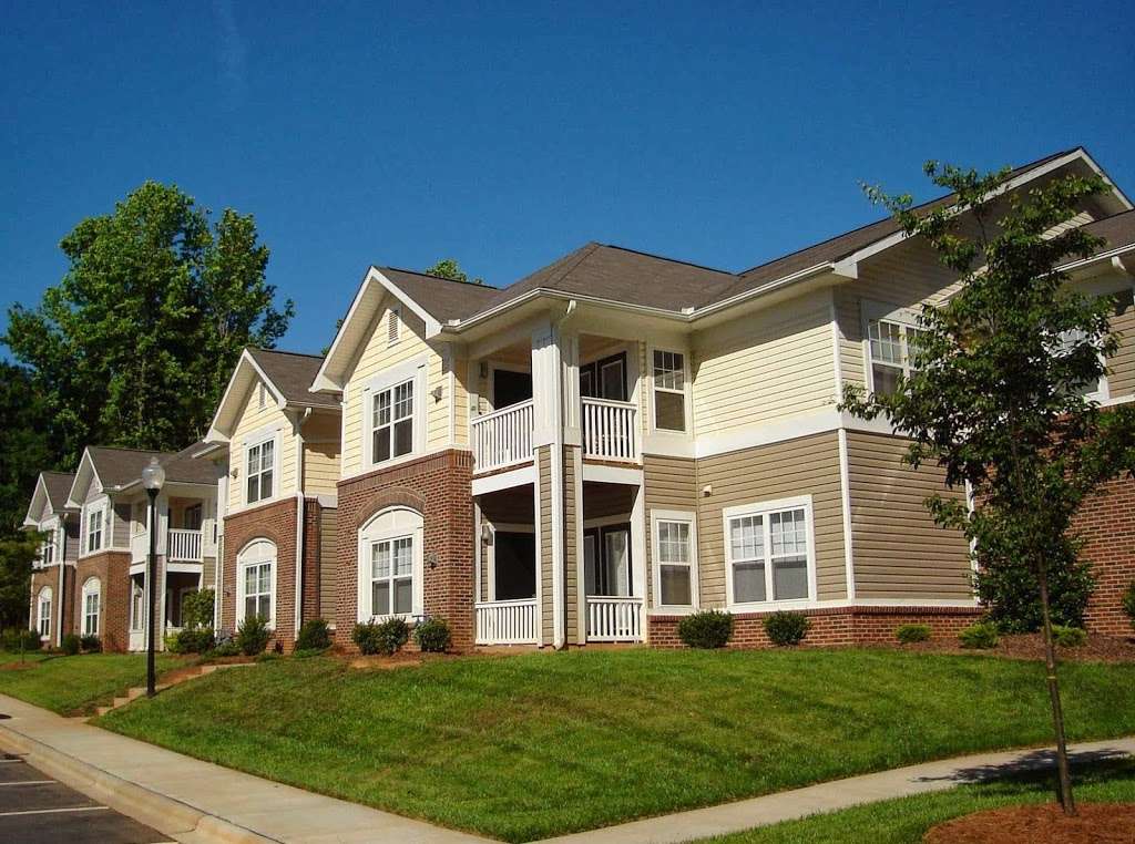 Tyvola Crossing Apartments | 2909 Cross Roads Pl, Charlotte, NC 28208, USA | Phone: (704) 376-8117